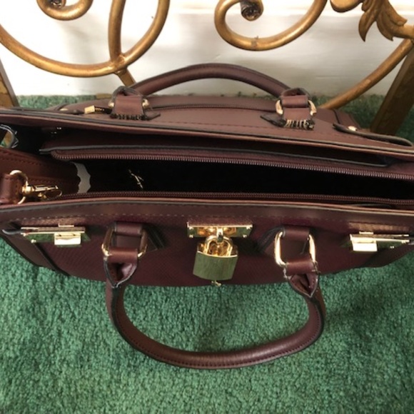 Purse - Picture 3 of 3